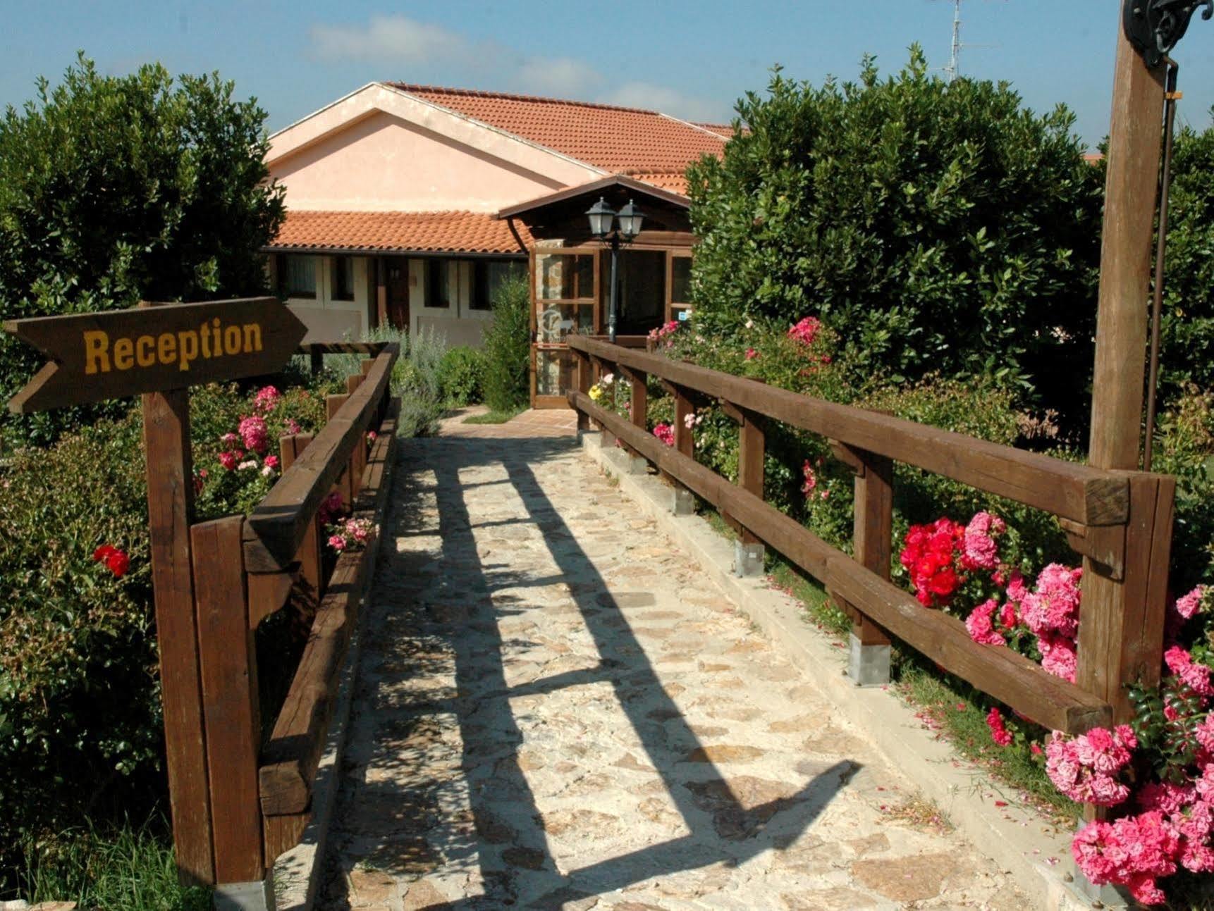 Hotel Tenuta Dell'Argento Resort شيفيتافيكْيا المظهر الخارجي الصورة
